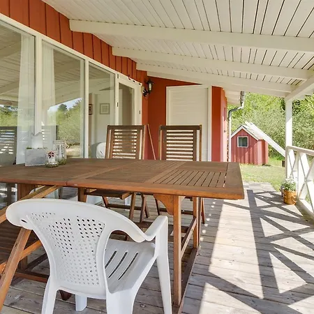 Three-bedroom Holiday In * Hals